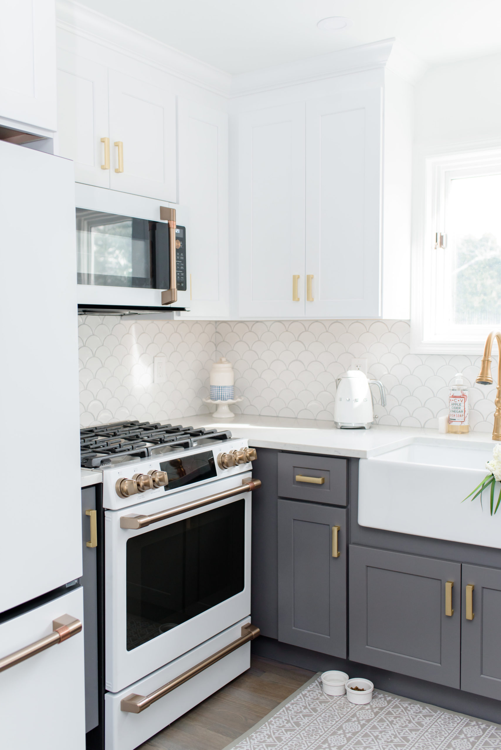 A Coastal Kitchen Renovation with Two-Toned Kitchen Cabinets with ...