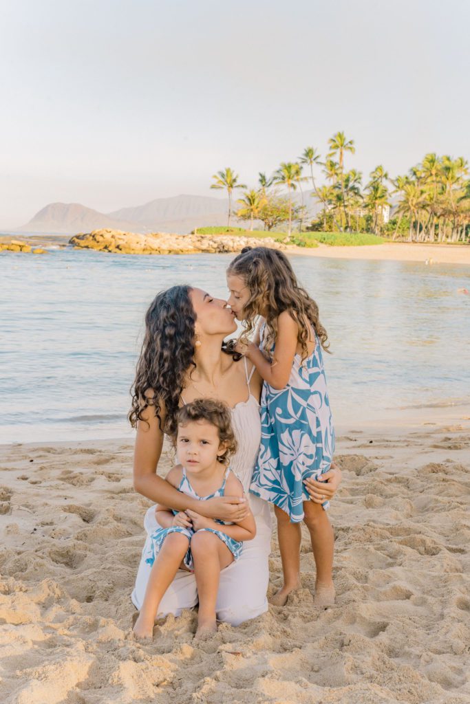 Oahu Hawaii Family Photographer_Mindy Briar_Aulani Family Photographer